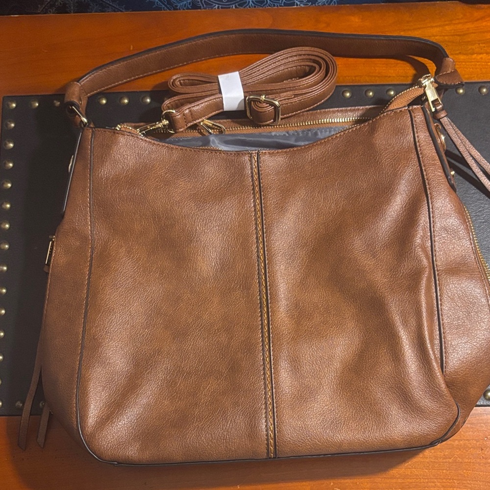 Chic Tan Leather Shoulder Bag